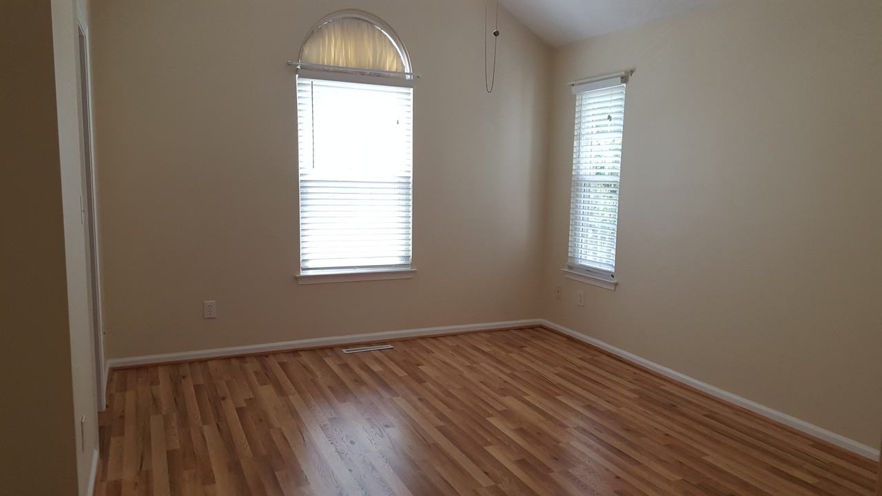 4977 Adelia Dr - Photo 7 of 14