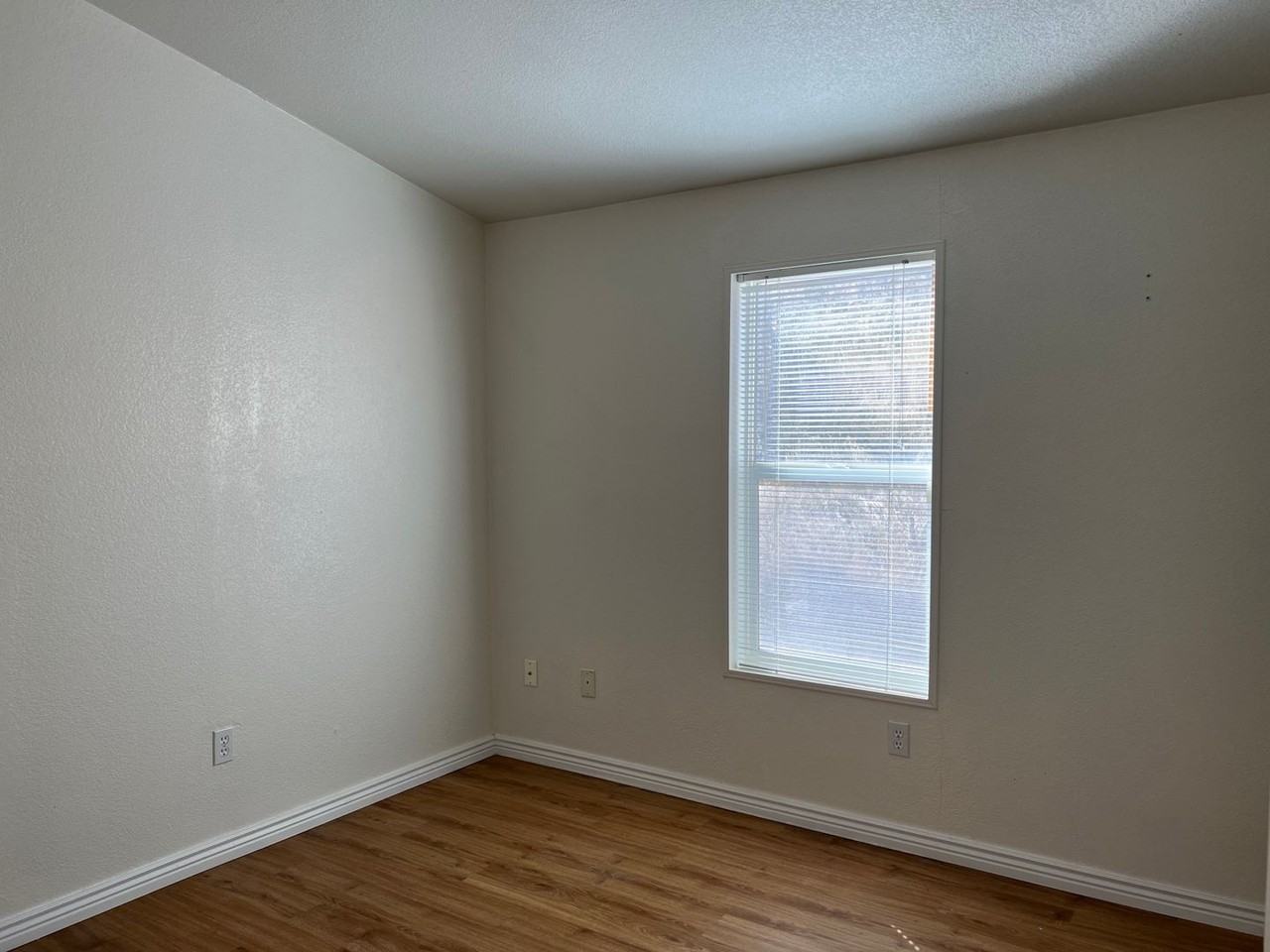 2515 Wheaton Dr - Photo 3 of 15