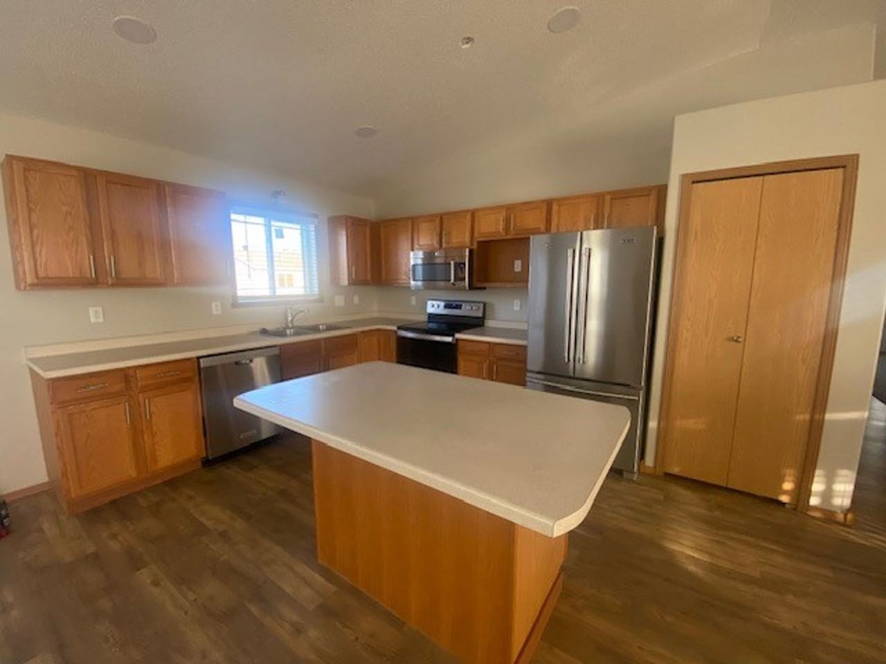 2279 60th Ave S - Photo 6 of 43