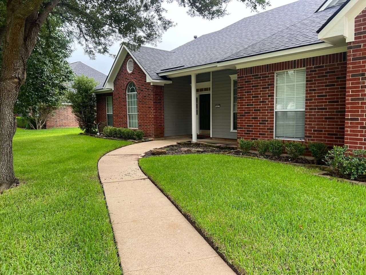 402 Weavers Way - Photo 2 of 19