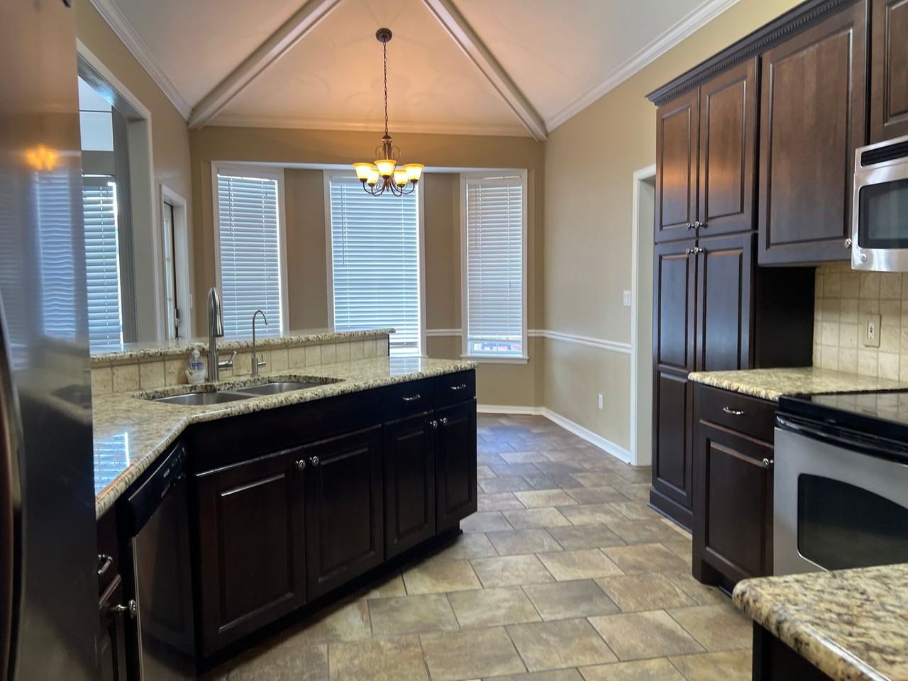 402 Weavers Way - Photo 5 of 19