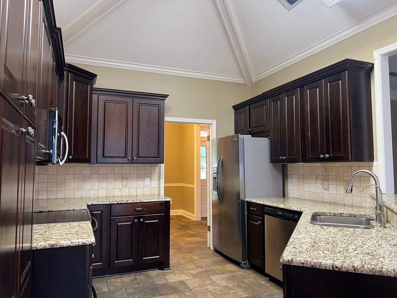 402 Weavers Way - Photo 6 of 19