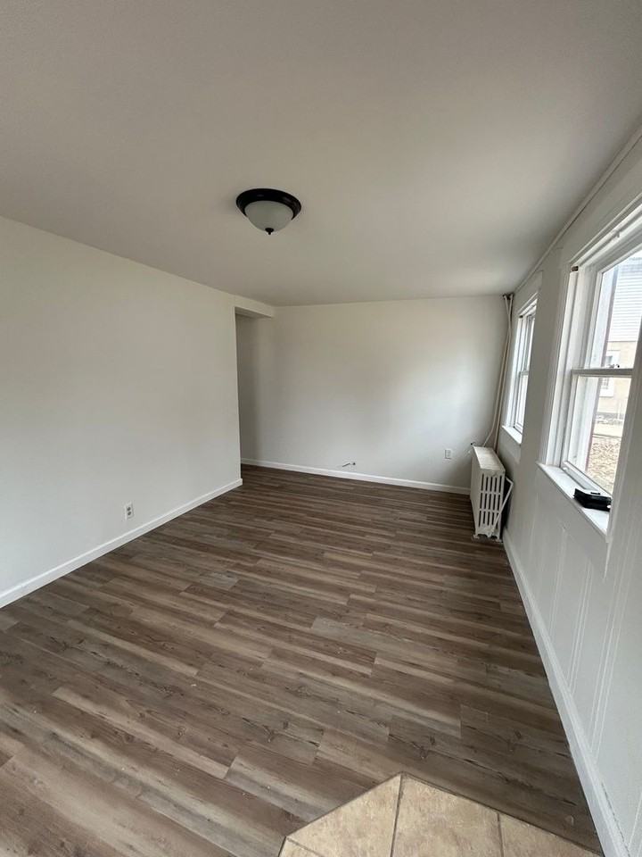 3430 Schoolhouse Ln - Photo 2 of 13