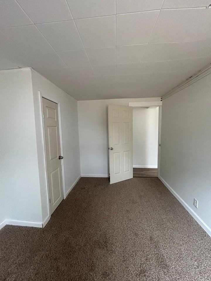 3430 Schoolhouse Ln - Photo 6 of 13