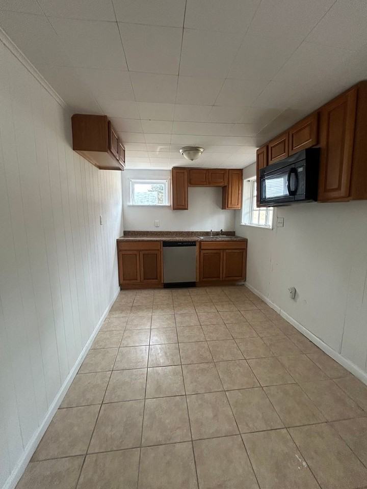 3430 Schoolhouse Ln - Photo 7 of 13