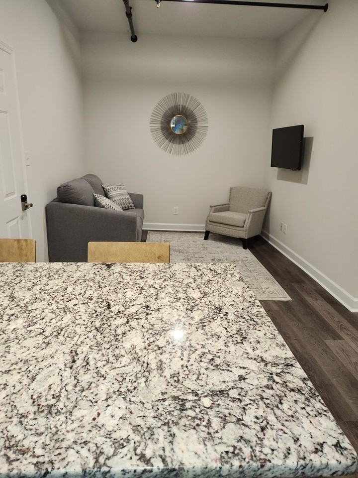 111 N Main St ##D - Photo 6 of 8