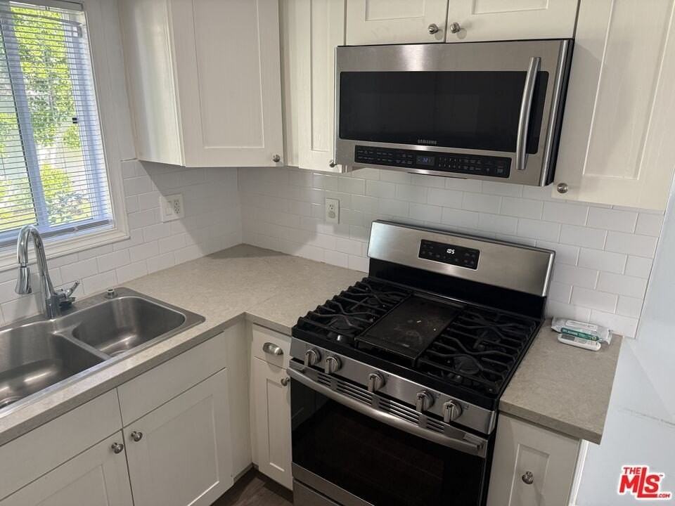 7512 Jamieson Ave Unit 7510 - Photo 4 of 13