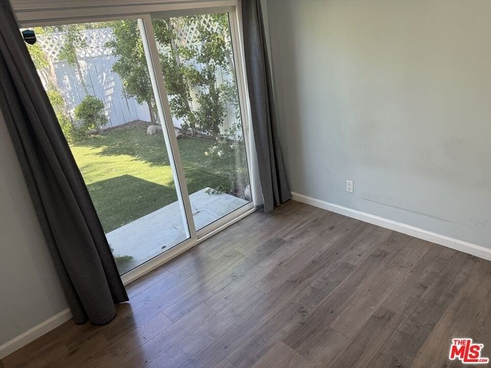 7512 Jamieson Ave Unit 7510 - Photo 5 of 13