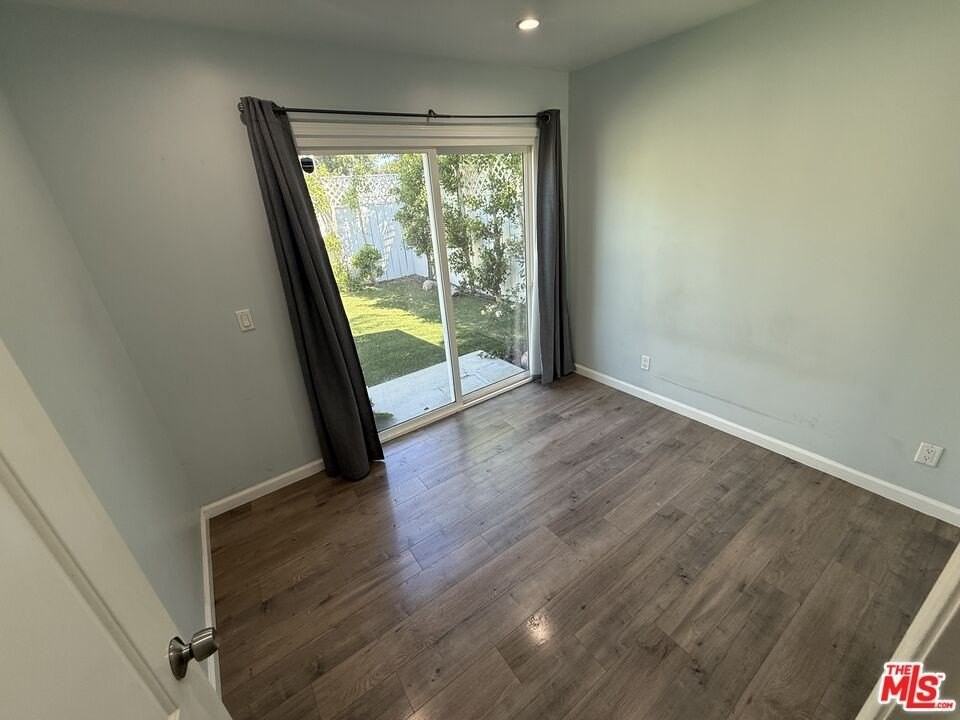 7512 Jamieson Ave Unit 7510 - Photo 6 of 13