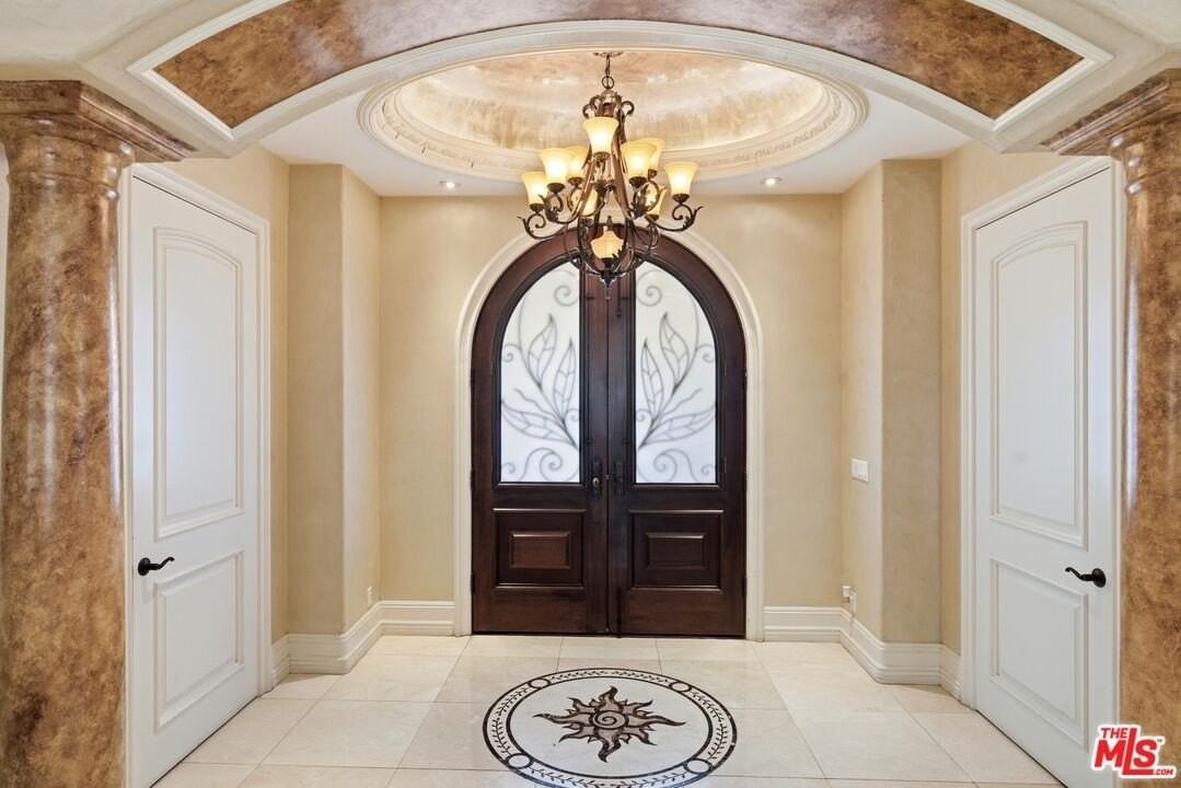 2023 Parnell Ave - Photo 5 of 39