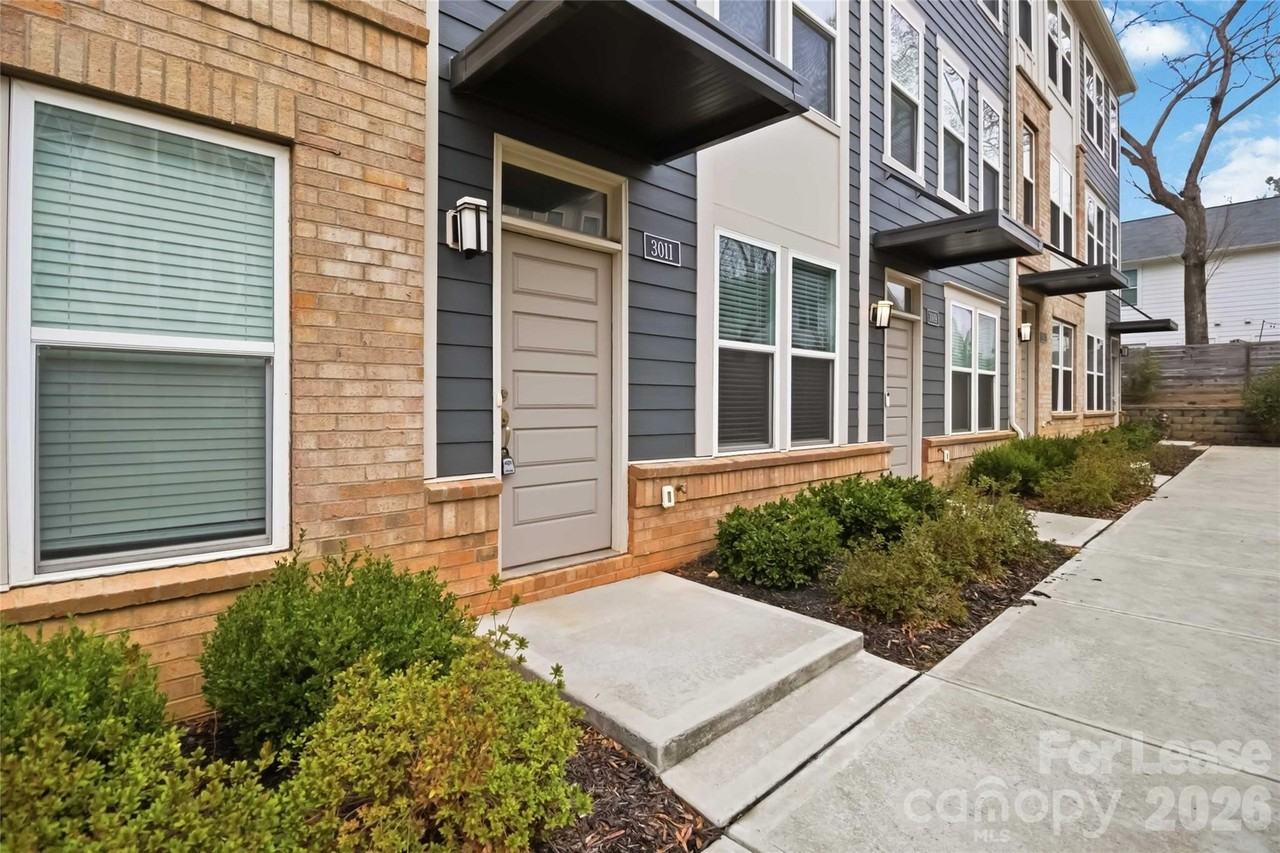 3011 Citizens Ln - Photo 5 of 38