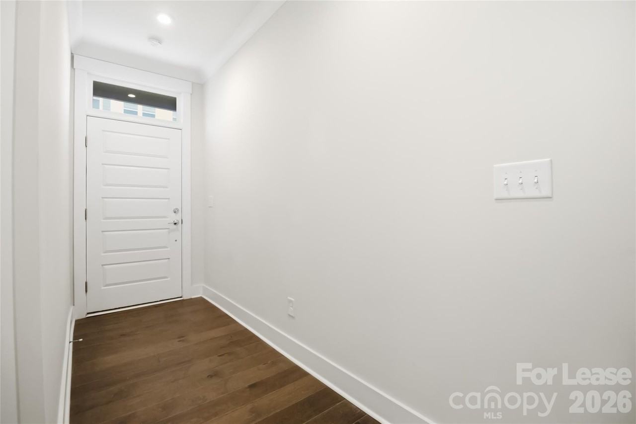 3011 Citizens Ln - Photo 7 of 38