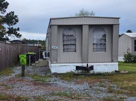 featured image of 121 Holly St