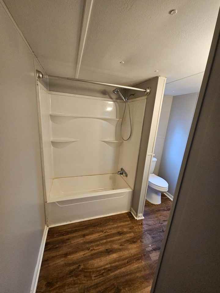 121 Holly St - Photo 7 of 10