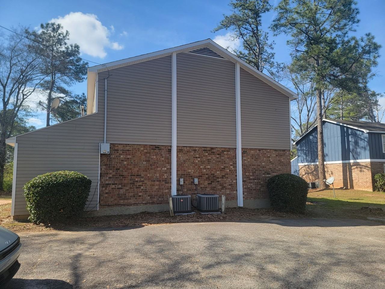 152 Chalet North Ct - Photo 2 of 24