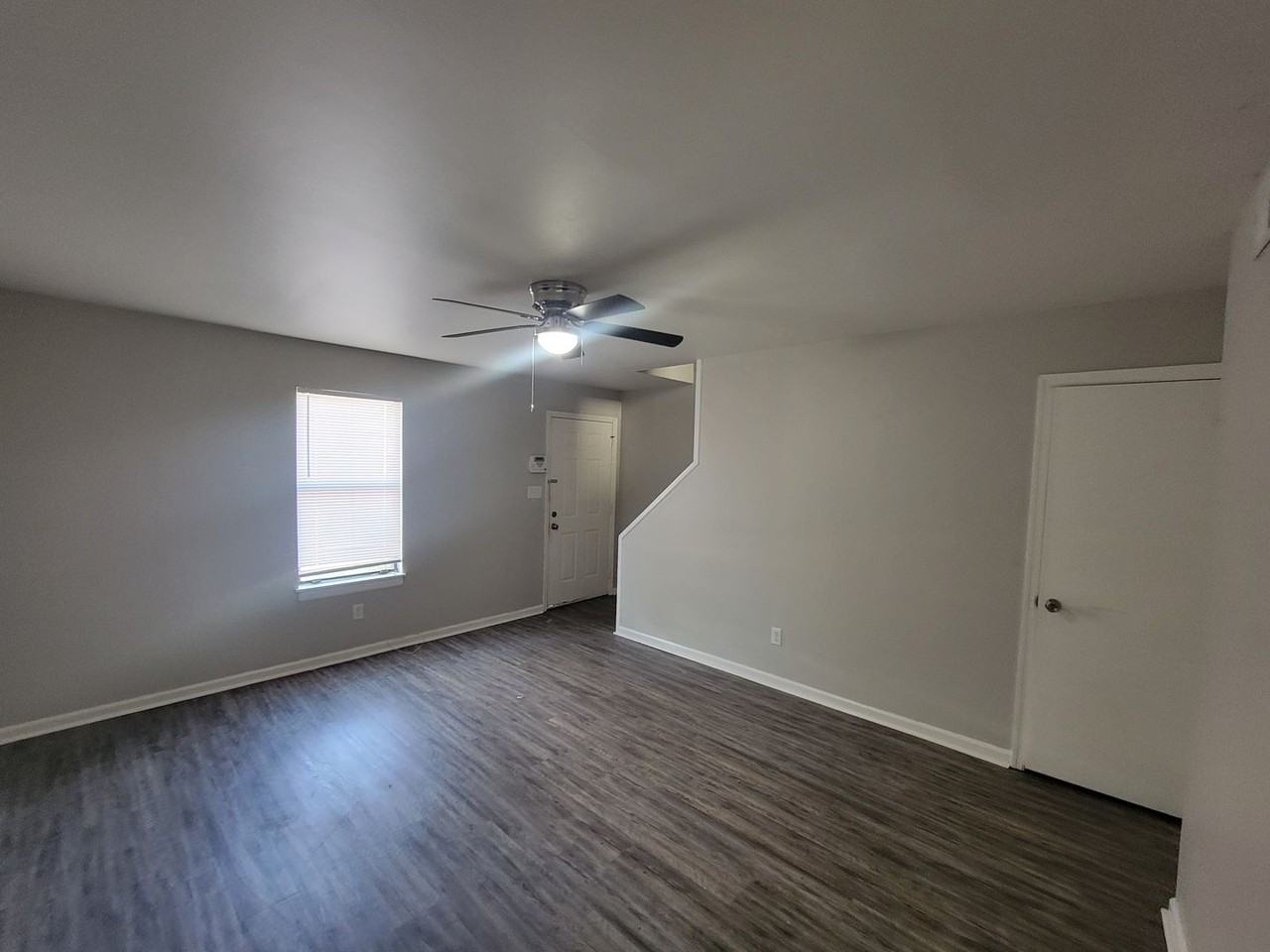 152 Chalet North Ct - Photo 5 of 24