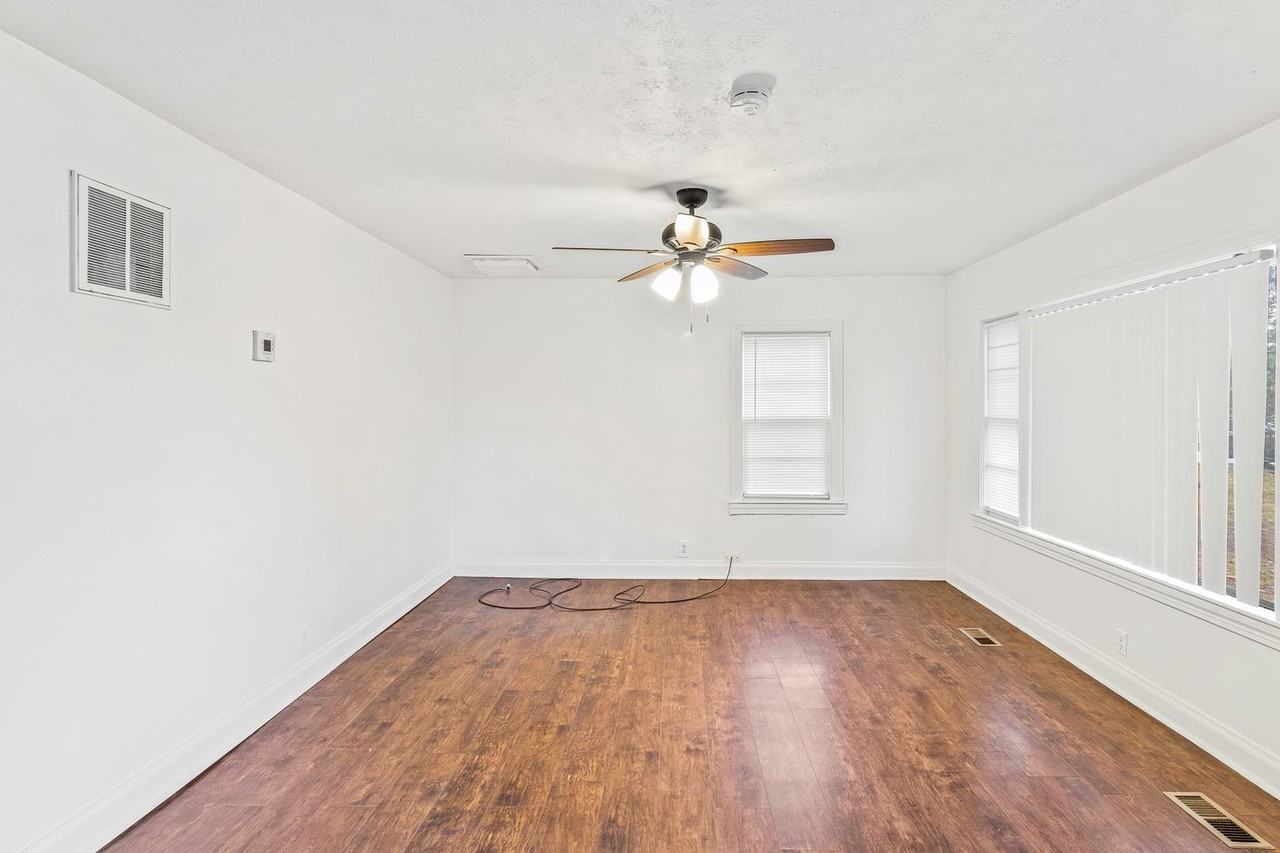 2918 Sunset Dr - Photo 2 of 25