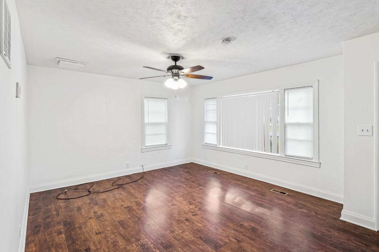 2918 Sunset Dr - Photo 3 of 25