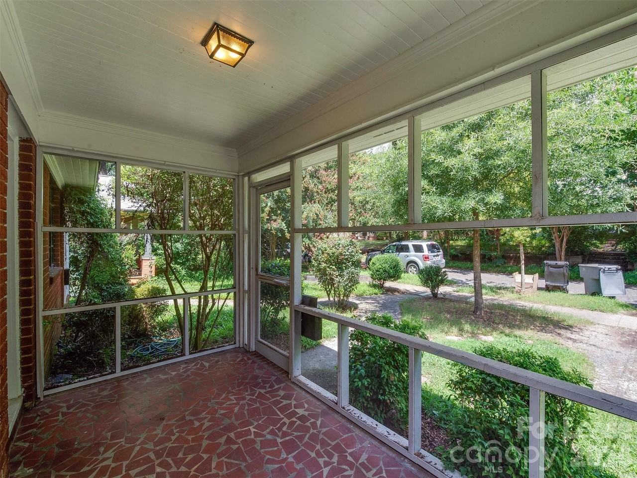 1520 Mimosa Ave - Photo 2 of 25