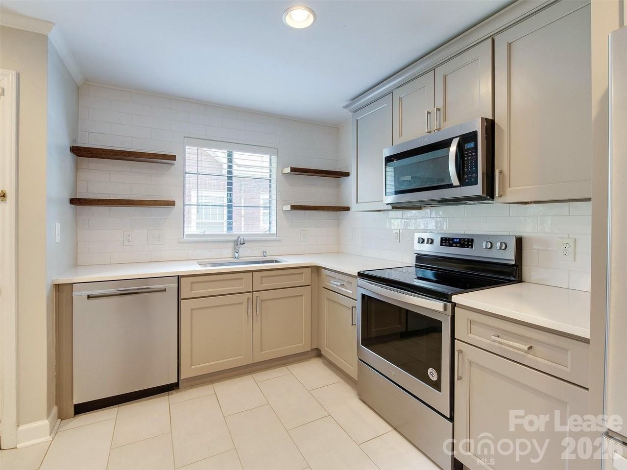 1520 Mimosa Ave - Photo 6 of 25