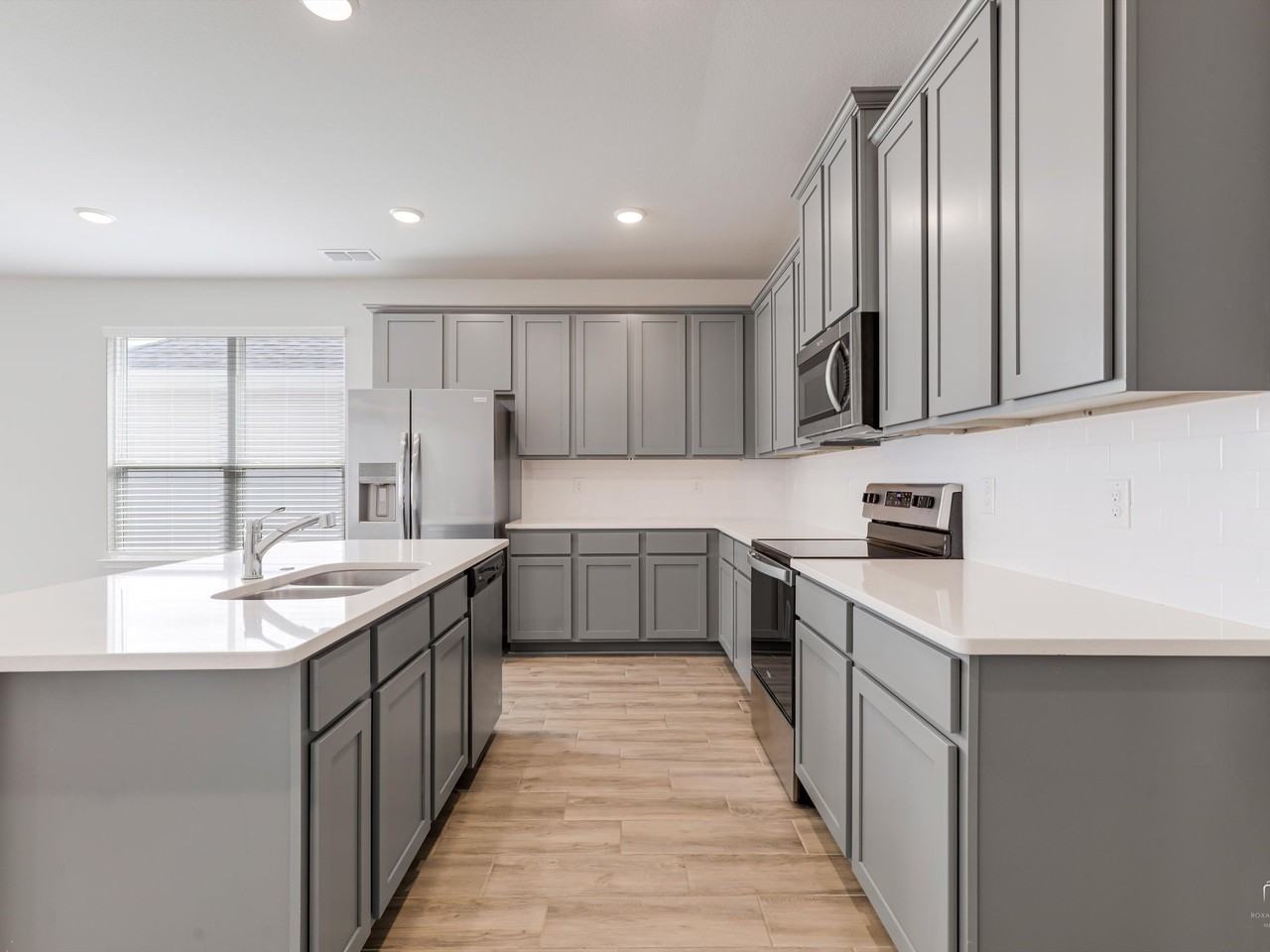 5924 Hopkins Dr #1 - Photo 3 of 10