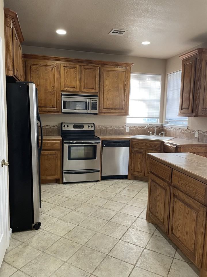 2500 Westwood Ct #1 - Photo 2 of 22