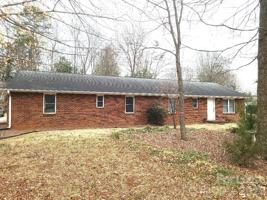 featured image of 2016 Oakdale Rd