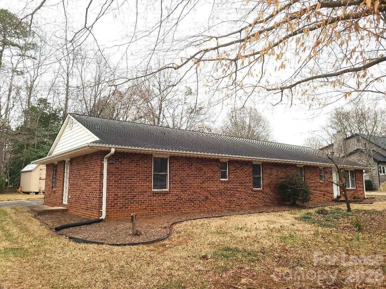 2016 Oakdale Rd - Photo 2 of 13