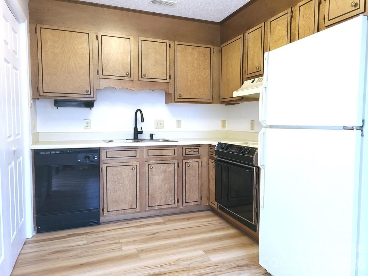 2016 Oakdale Rd - Photo 3 of 13