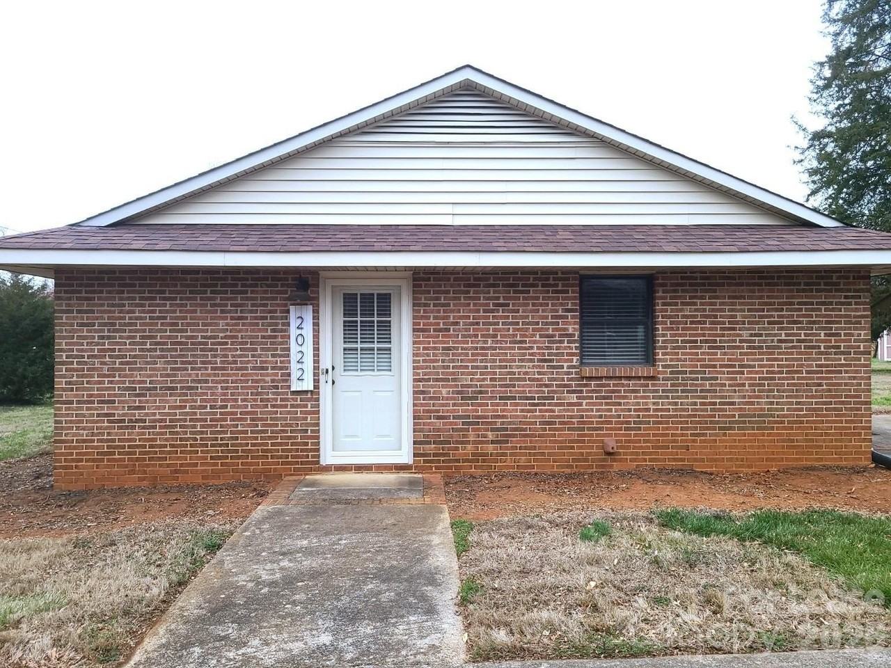 2022 Oakdale Rd - Photo 2 of 13