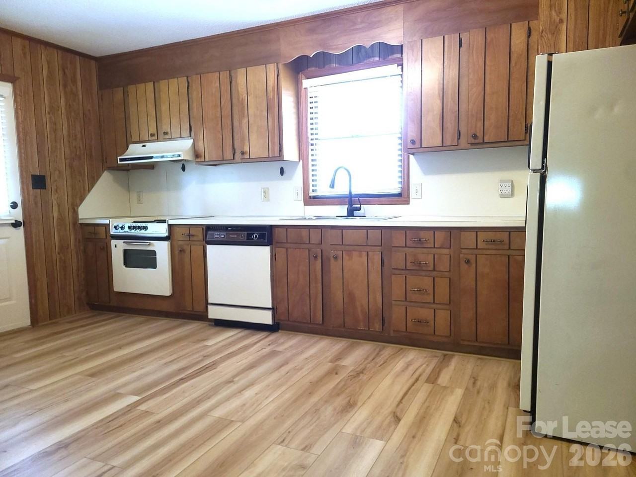 2022 Oakdale Rd - Photo 3 of 13