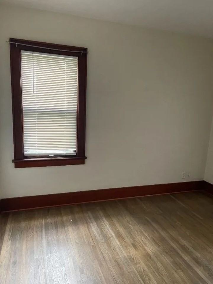 610 S Loomis Ave #A - Photo 3 of 13