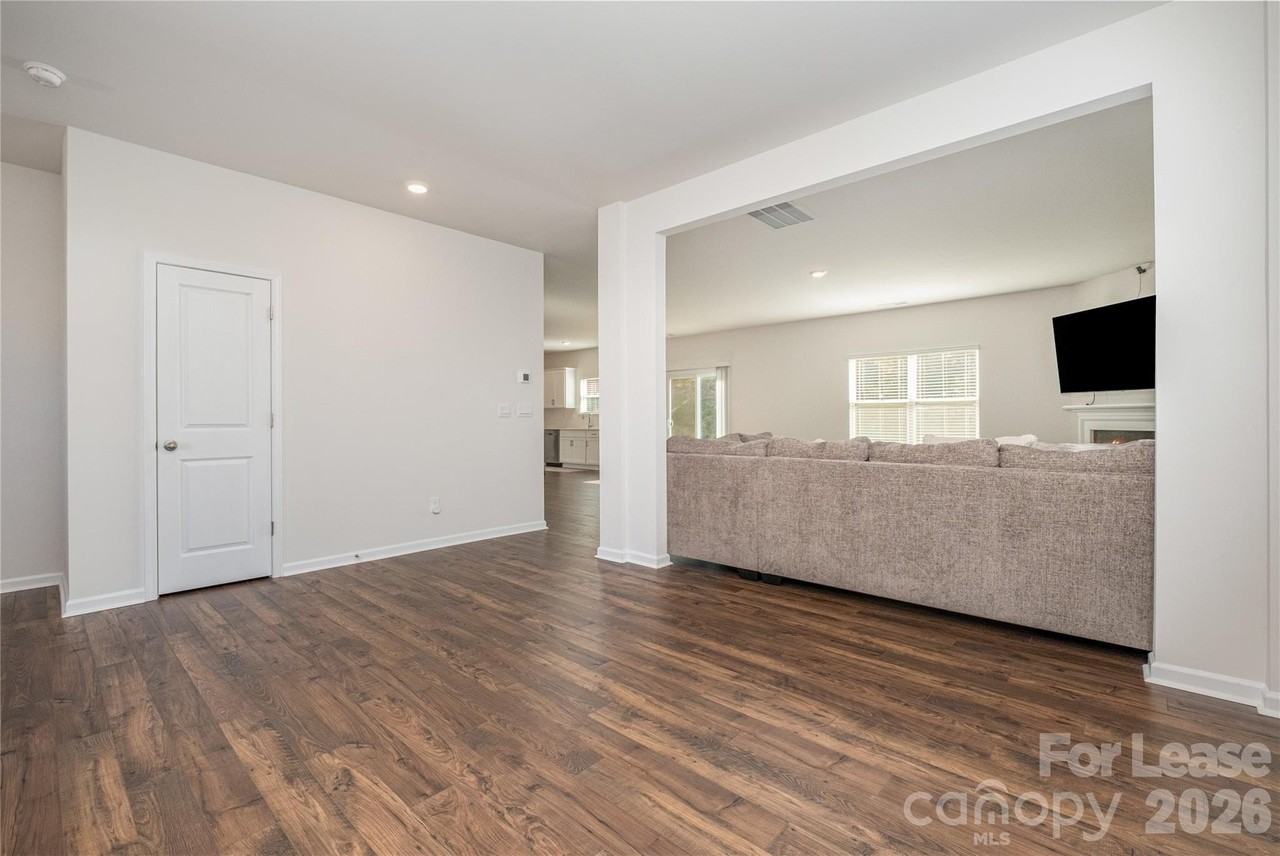 10759 Adair Woods Dr - Photo 6 of 39