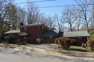 516 S Green St - Photo 1 of 1