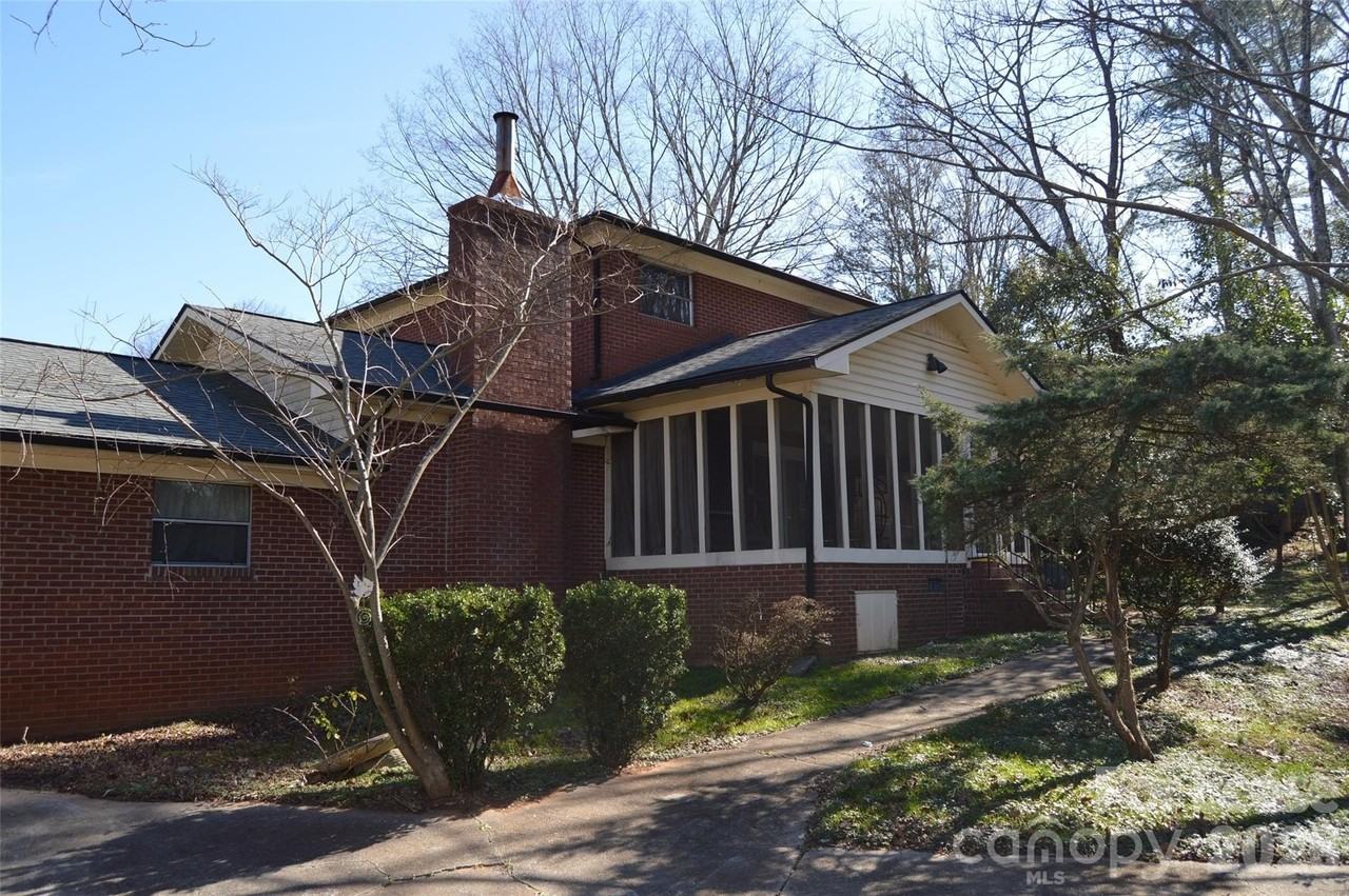 516 S Green St - Photo 2 of 25