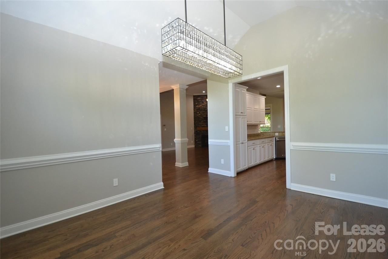 1288 Fern Hill Rd - Photo 5 of 41