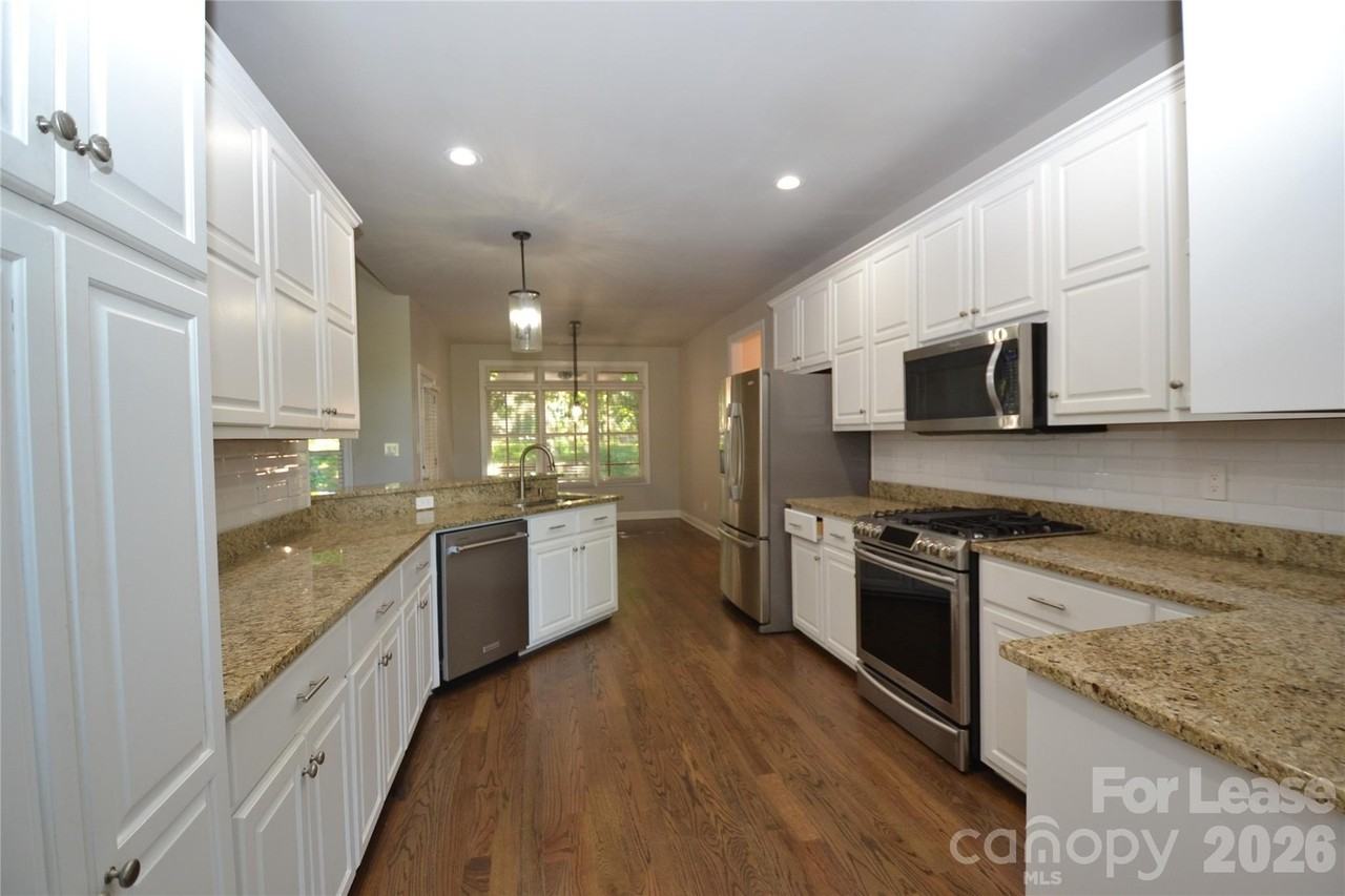 1288 Fern Hill Rd - Photo 6 of 41