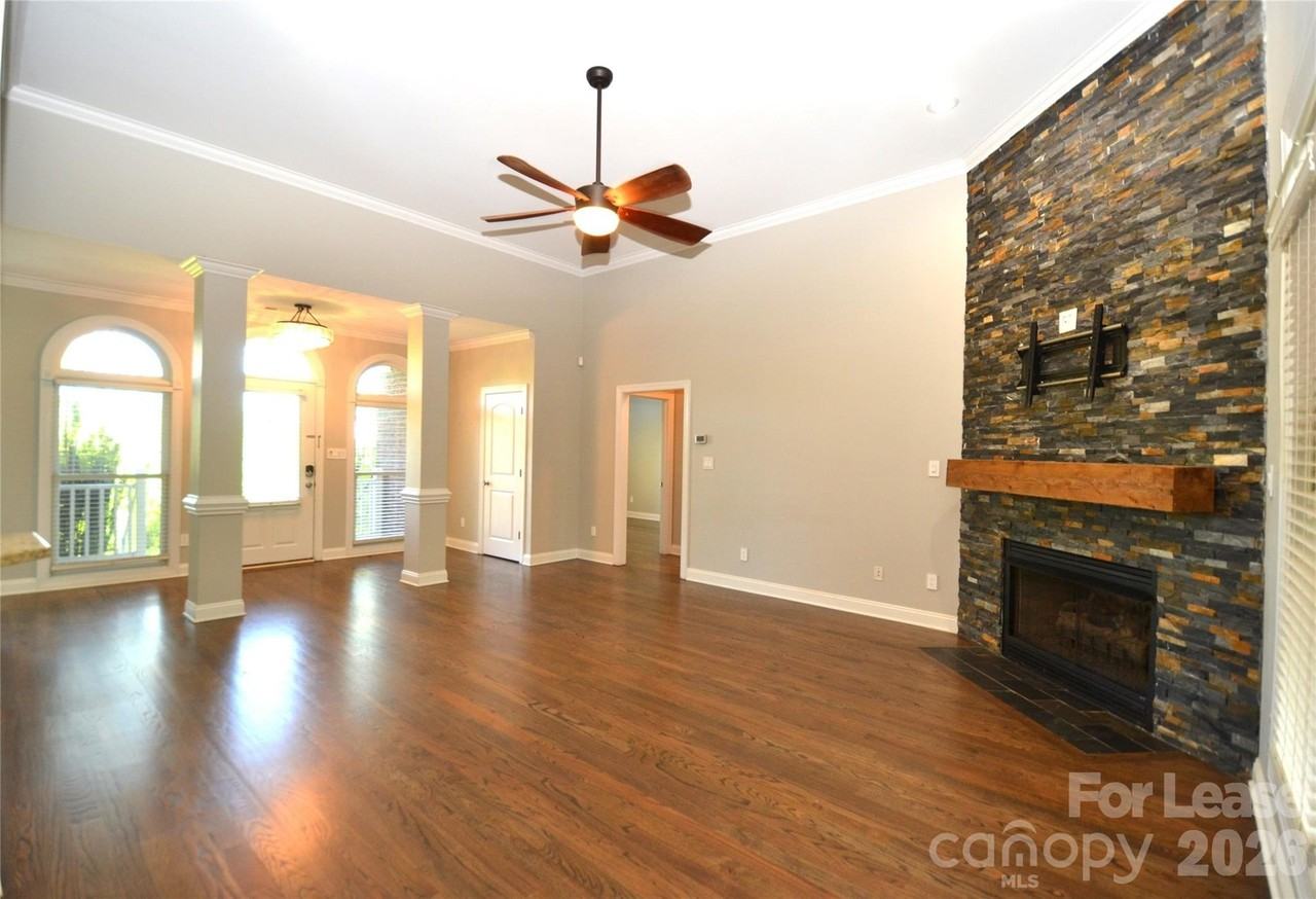 1288 Fern Hill Rd - Photo 7 of 41