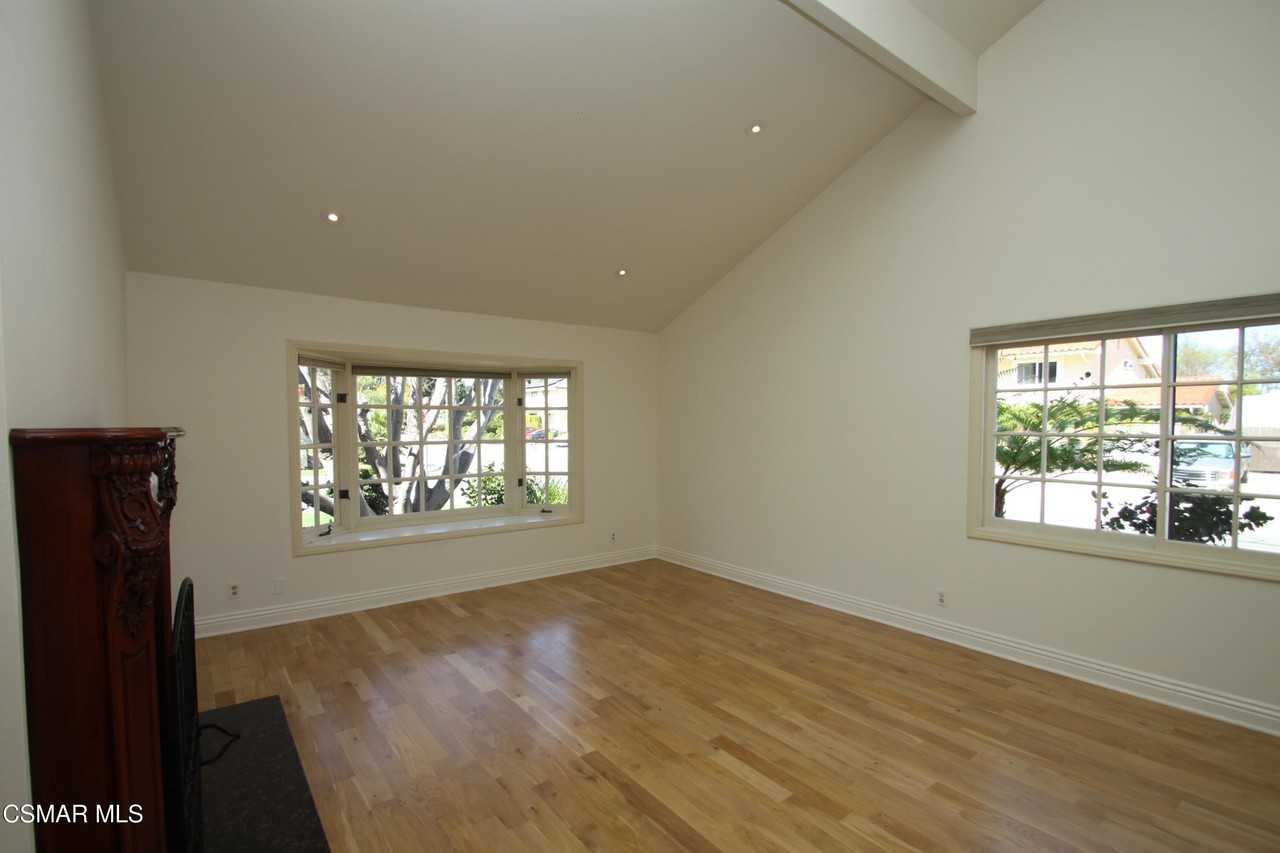 186 Poplar Crest Ave - Photo 3 of 32