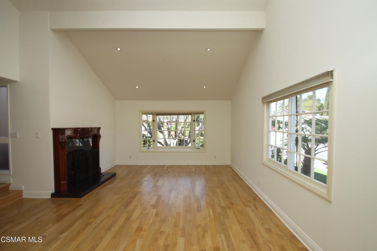 186 Poplar Crest Ave - Photo 4 of 32