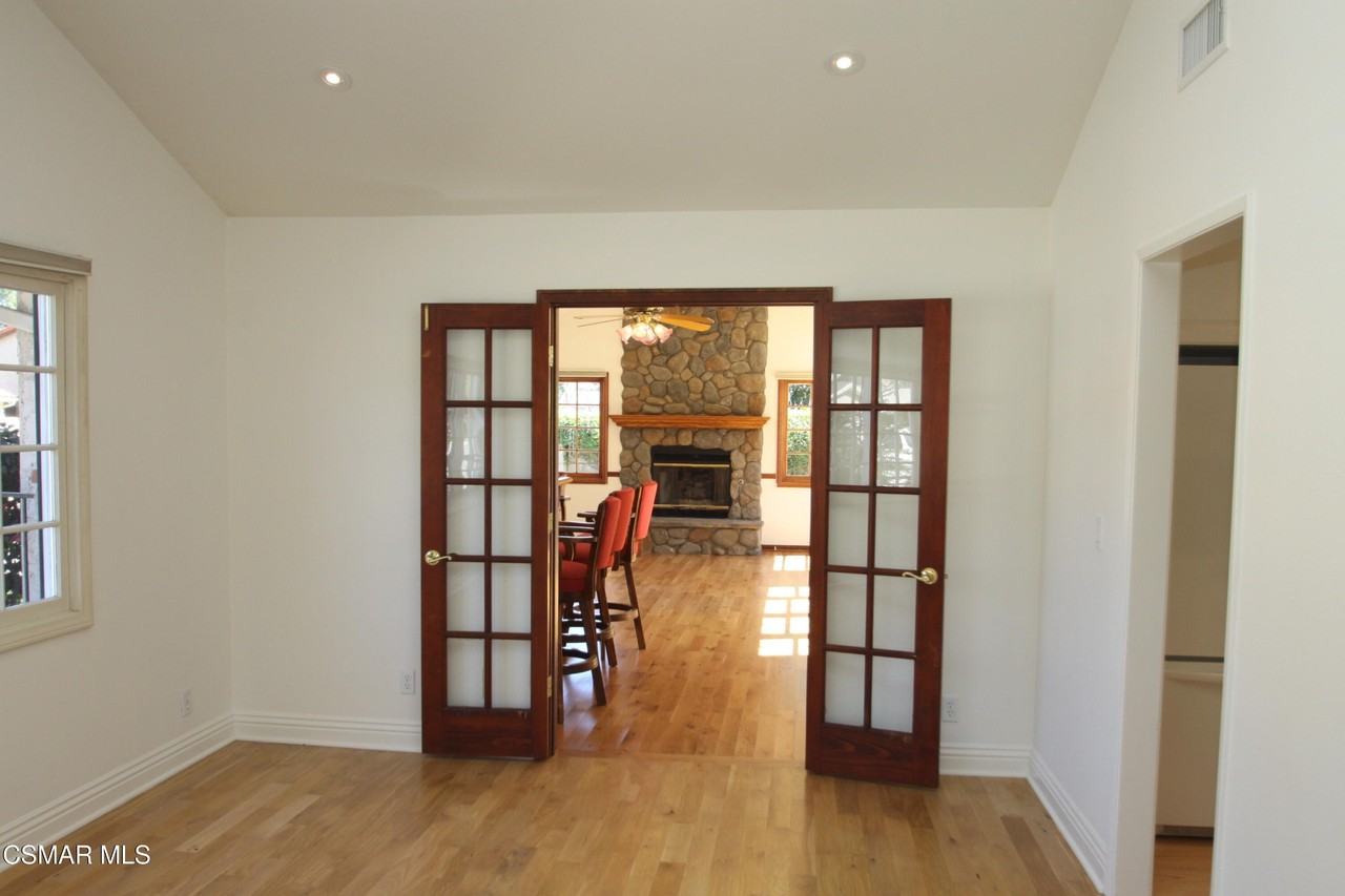 186 Poplar Crest Ave - Photo 5 of 32