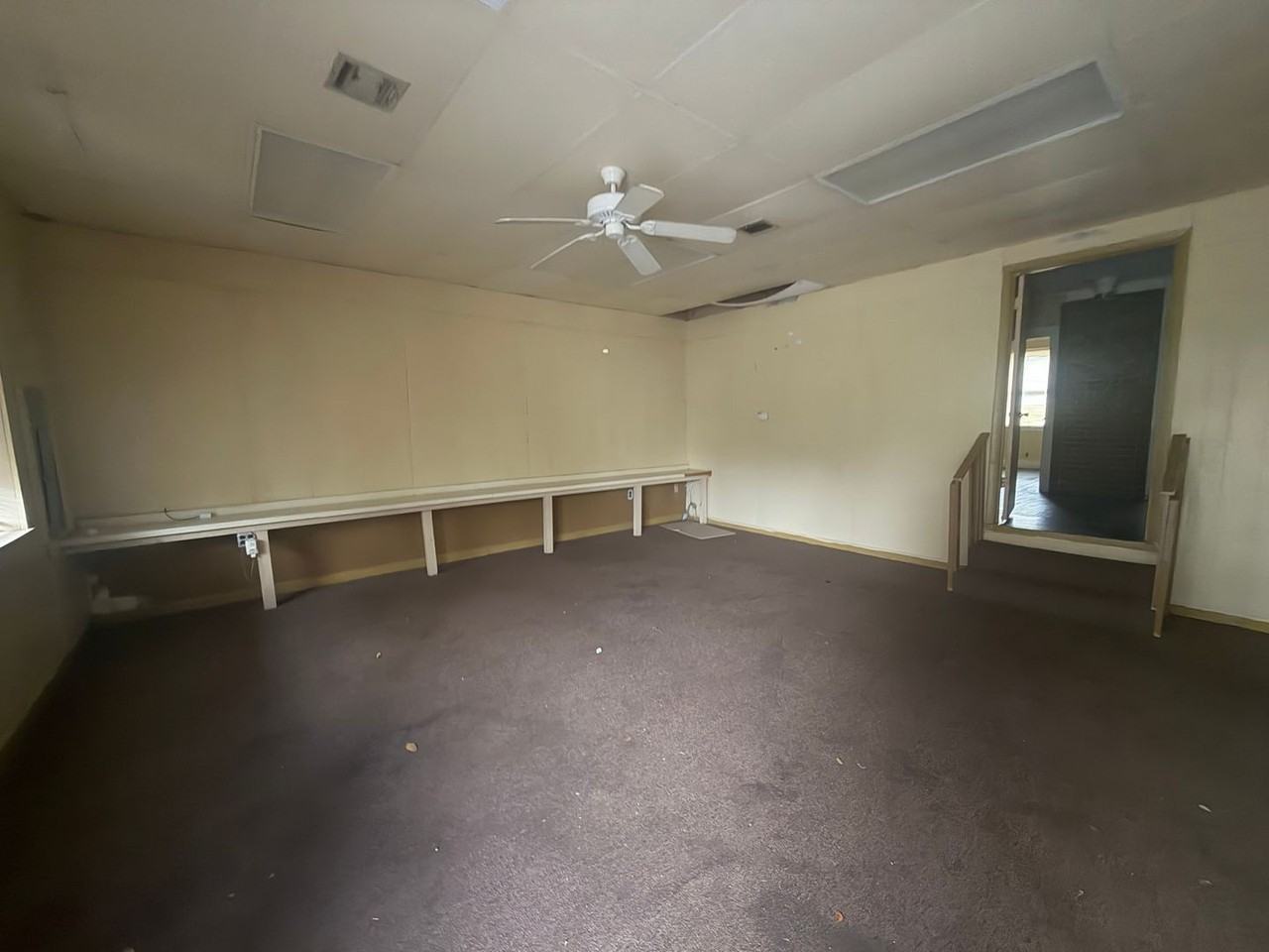 219 S Pierce St - Photo 2 of 8