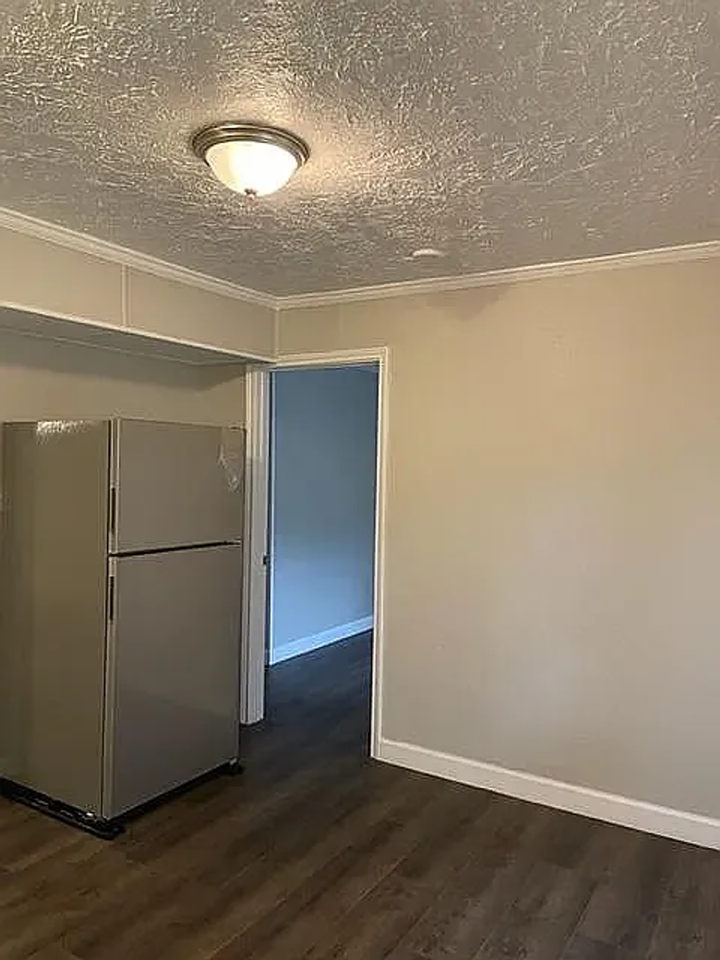 4690 Galveston St - Photo 3 of 9