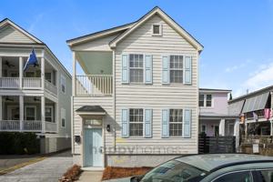 featured image of 12 1/2 Nunan St