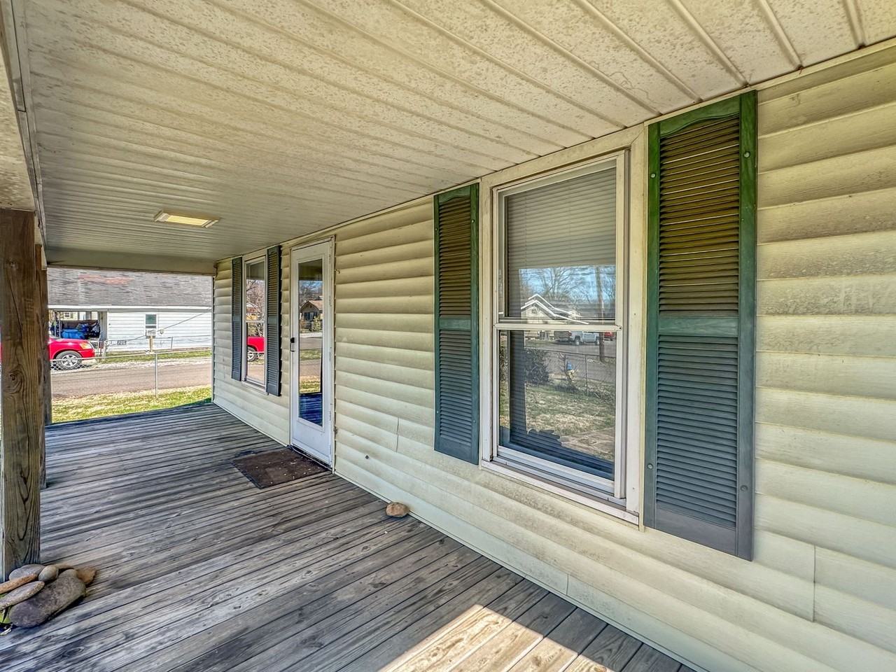 2522 Dayton St - Photo 2 of 17