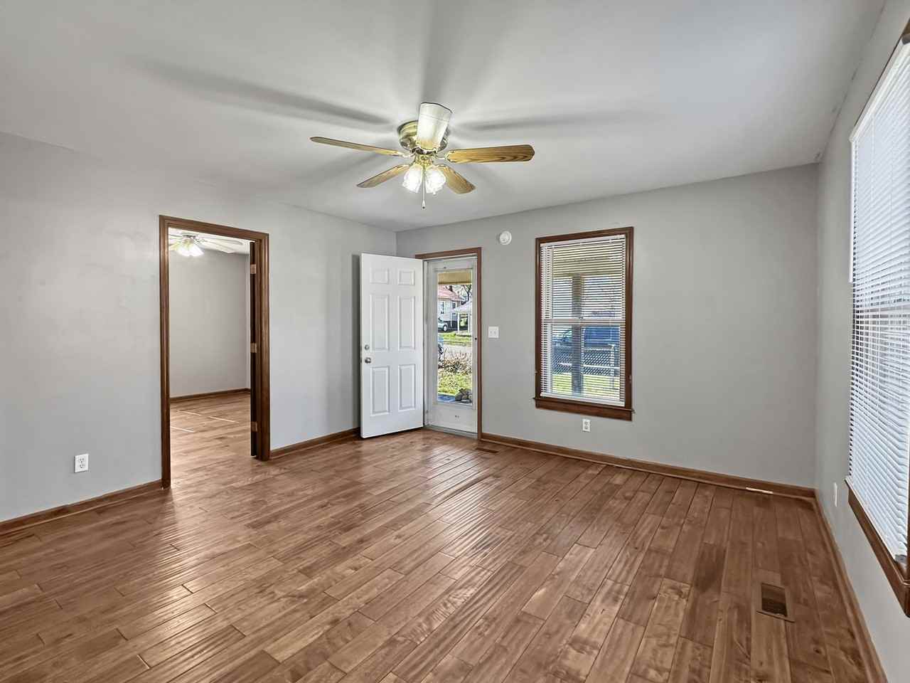 2522 Dayton St - Photo 5 of 17