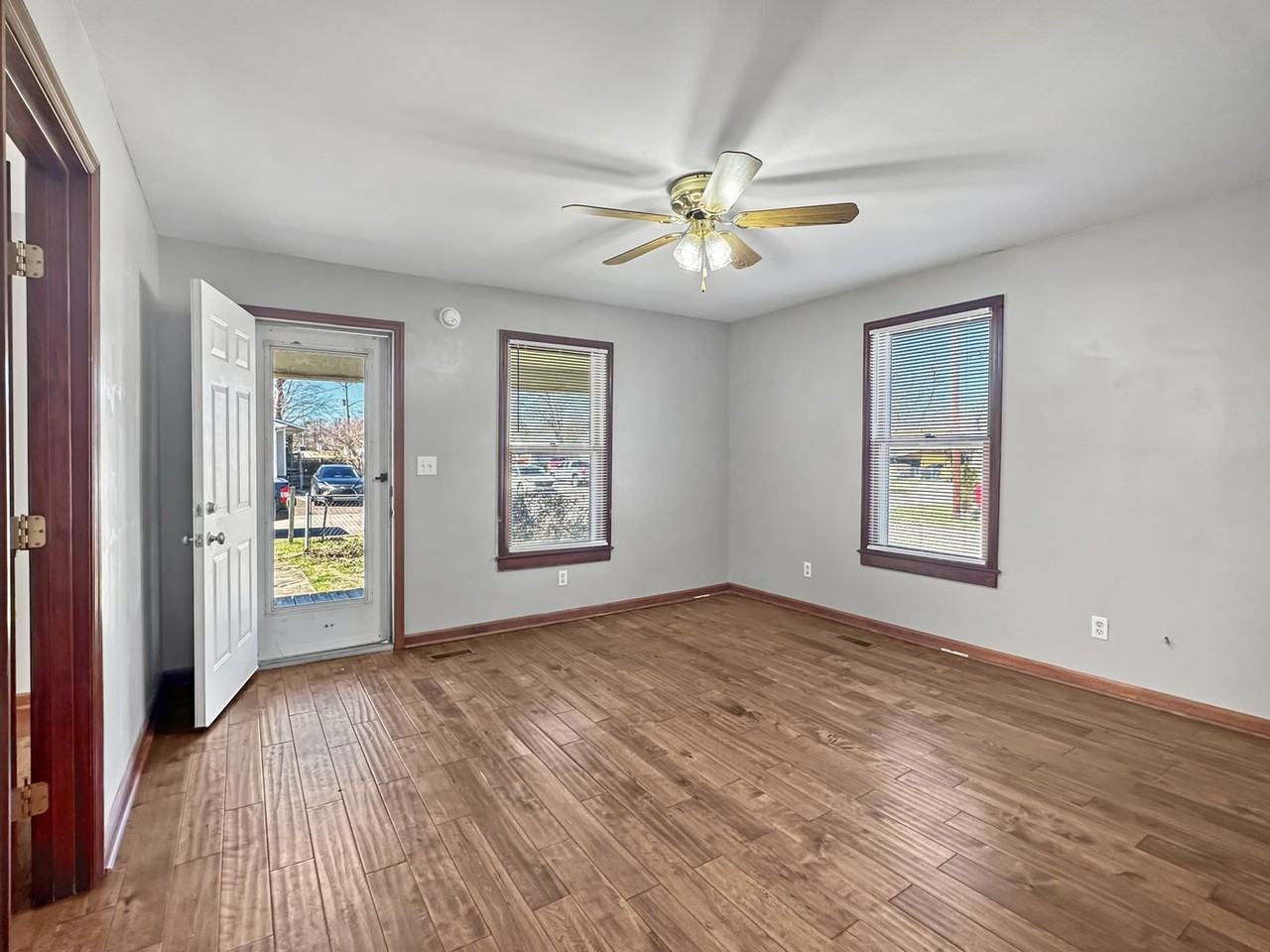 2522 Dayton St - Photo 6 of 17