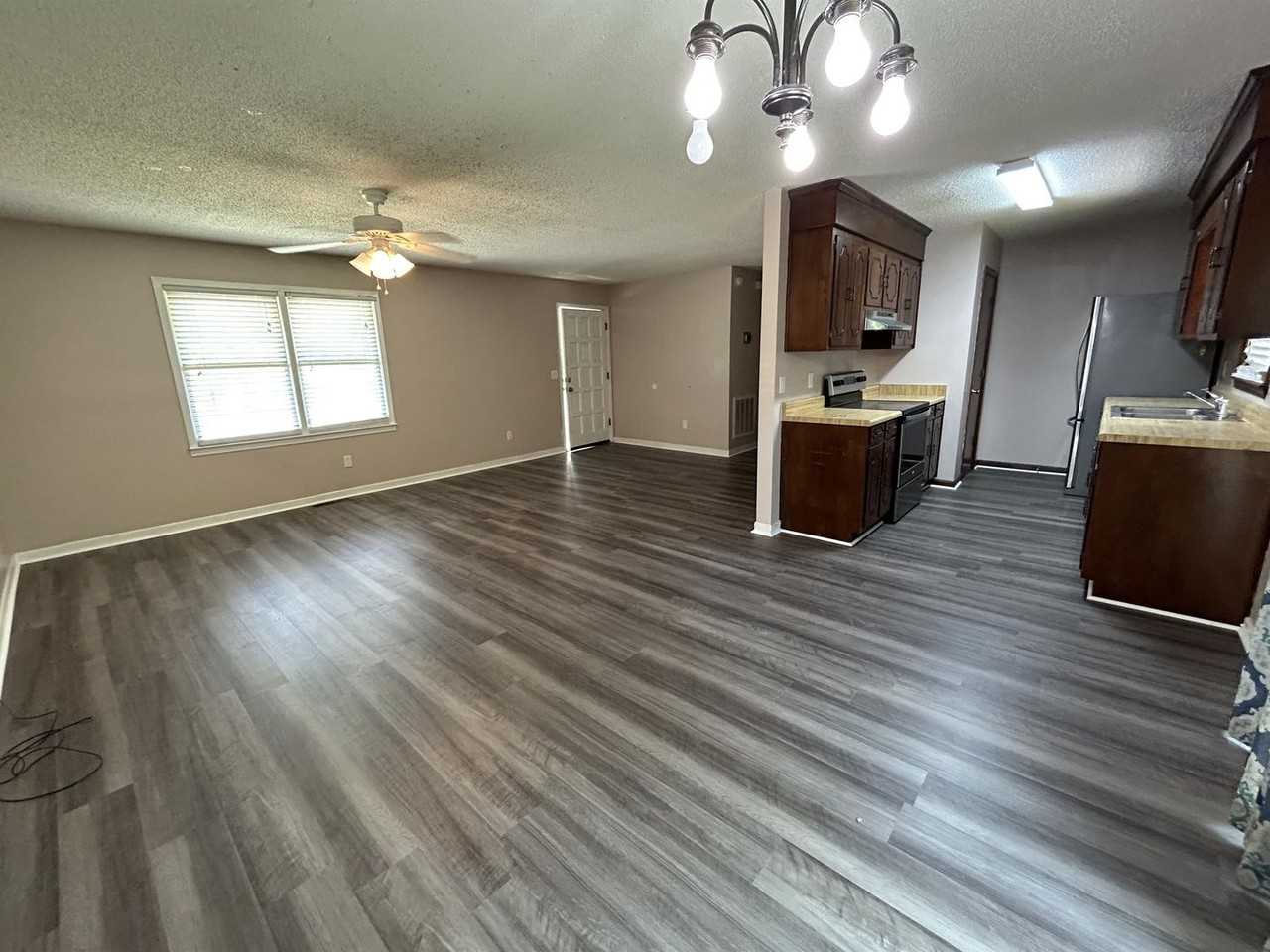 419 Patterson St - Photo 4 of 10
