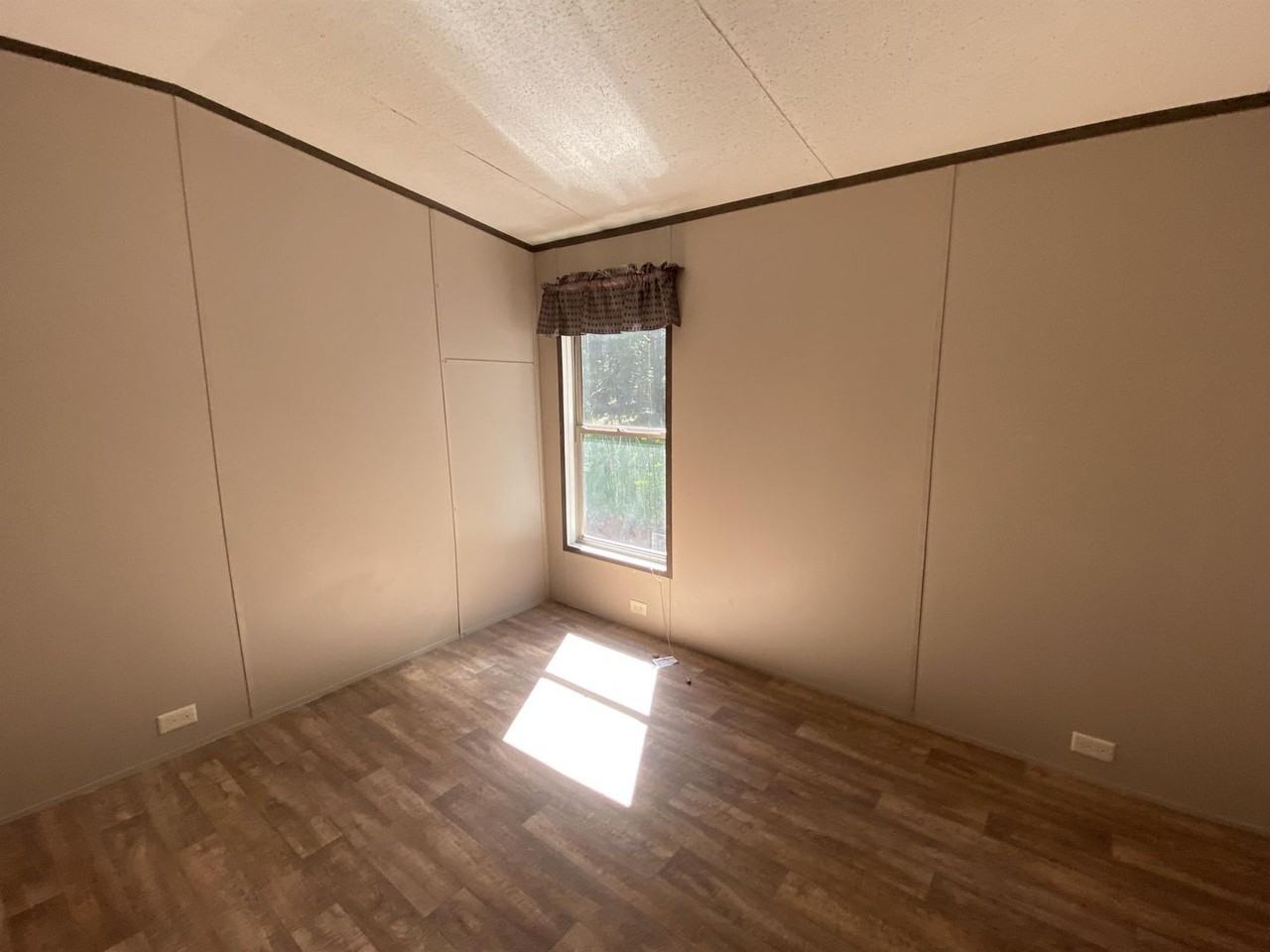 990 Cedar Village Ln - Photo 4 of 11