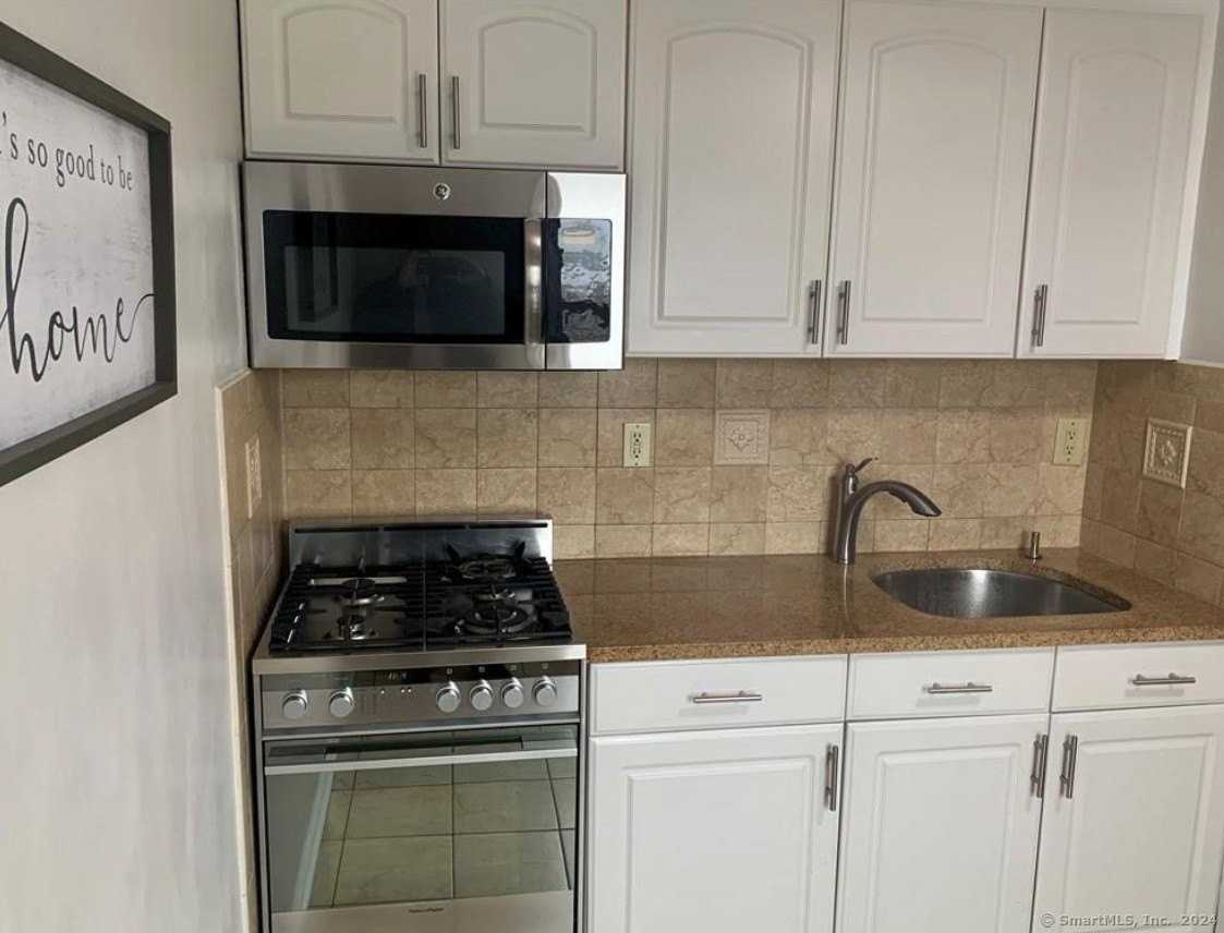 1070 E Main St Apt 2 - Photo 2 of 13